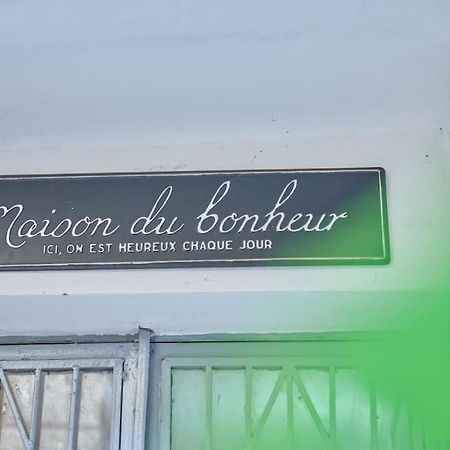 Ninja House Studio Chic Le Turquois Dore Yaounde Exterior photo
