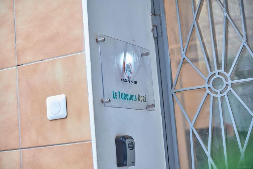 Ninja House Studio Chic Le Turquois Dore Yaounde Exterior photo